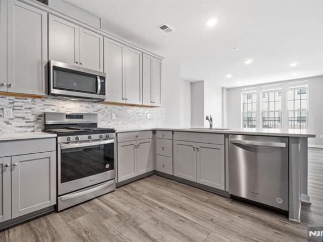 House for sale in Wood Ridge, New Jersey