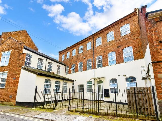 House for rent in Semilong, Northampton