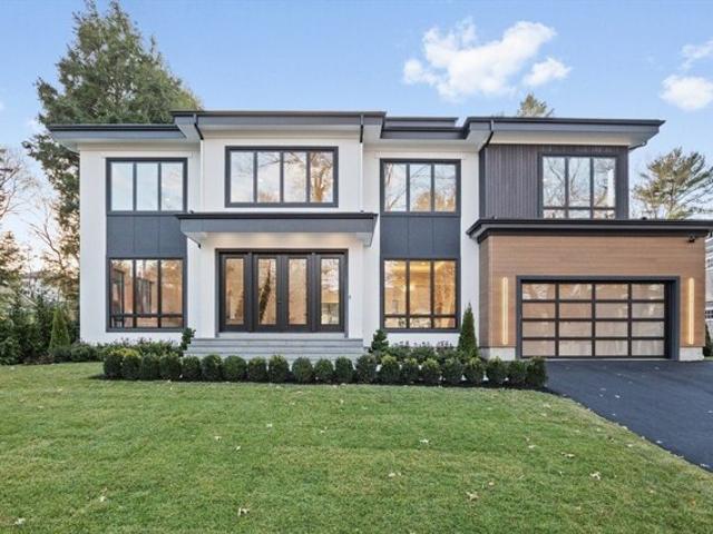 House for sale in Newton
