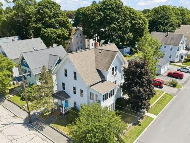 House for sale in Lincoln, Rhode Island