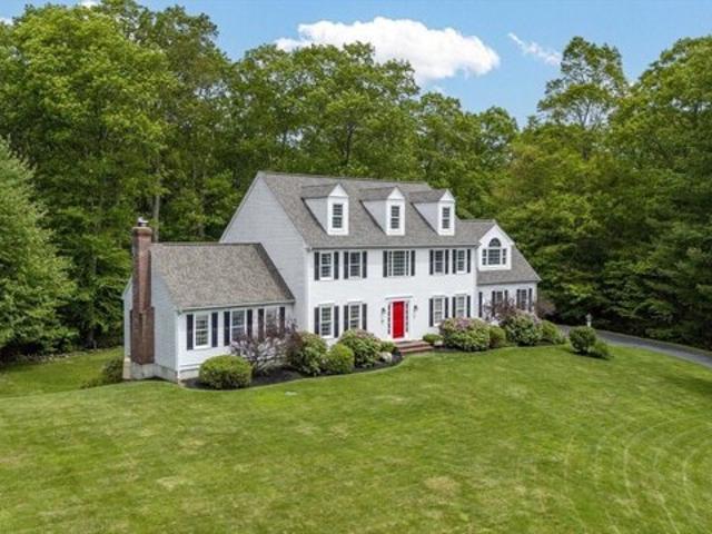 House for sale in North Uxbridge, Massachusetts