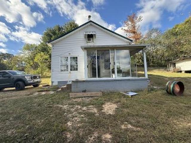 House for sale in Gandeeville, West Virginia