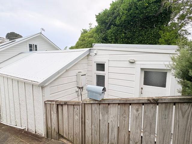 Apartment for rent in Aro Valley shopping centre, Wellington