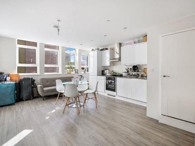 Apartment for rent in Gants Hill, Greater London