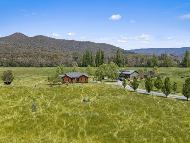 Cottage for sale in Goughs Bay