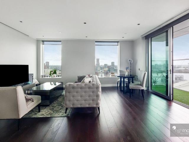 Apartment for rent in New Providence Wharf, Greater London