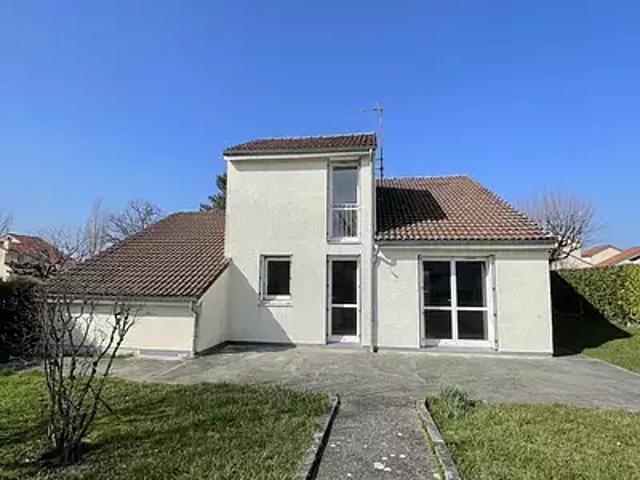 Maison location à Arpajon-sur-Cère, Cantal