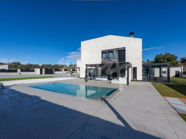 Casa en venta en Colmenarejo, Madrid