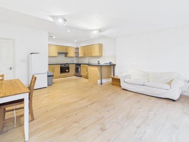 Apartment for rent in Streatham, Greater London