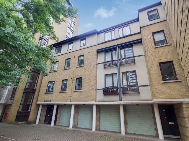 House for rent in Blackwall, Greater London