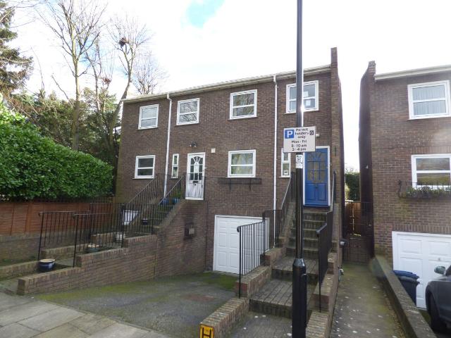 House for rent in London Borough of Ealing, Greater London