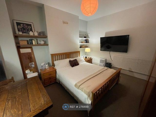 Room for rent in Plasnewydd, Falcon Lodge