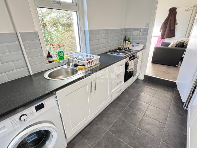 House for rent in Plasnewydd, Falcon Lodge