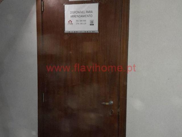 Garagem alugar em Chaves, Vila Real