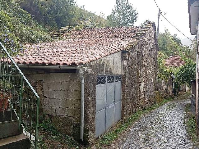 Armazém venda em Vila Chã (São João Baptista e Santiago), Grovelas São João Evangelista