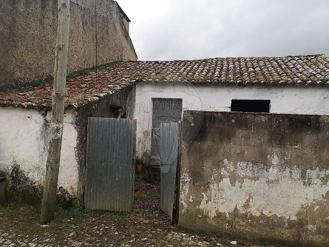 Armazém venda em Santa Maria, São Pedro e Sobral da Lagoa, Óbidos