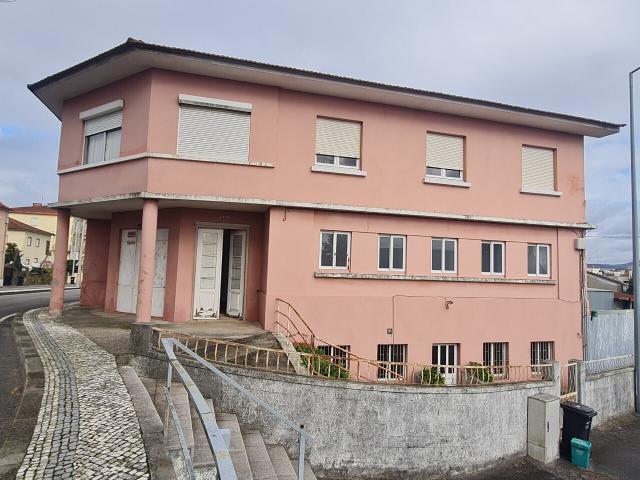 Armazém alugar em São João Da Madeira, Aveiro