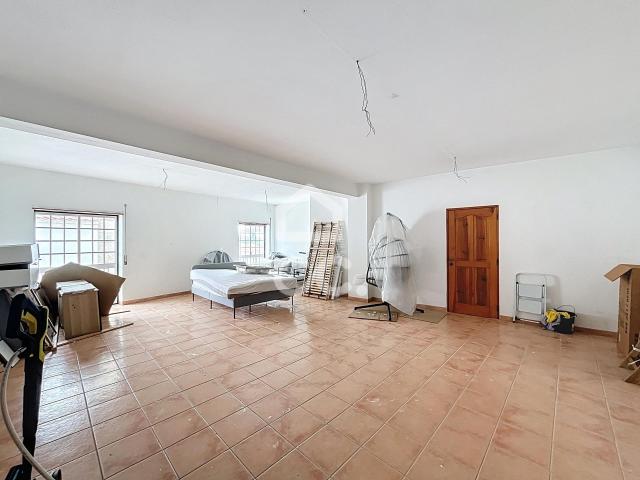 Prédio venda em Casal Serrano, Lourinhã