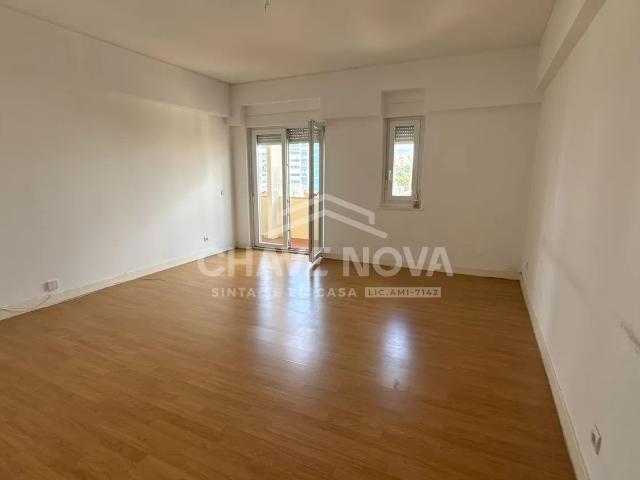 Apartamento alugar em Nova Oeiras, Oeiras