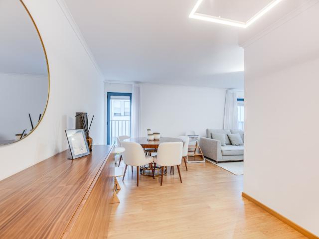 Apartamento alugar em Odivelas, Bairro Espírito Santo