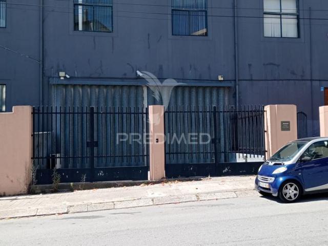 Armazém alugar em Agra do Amial, Porto