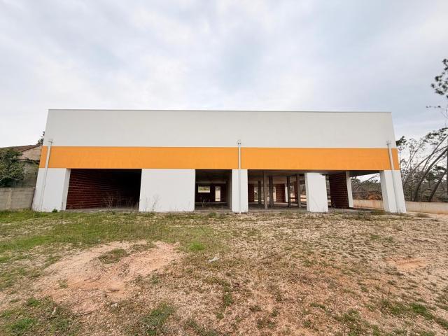 Armazém alugar em Ourém, Santarém