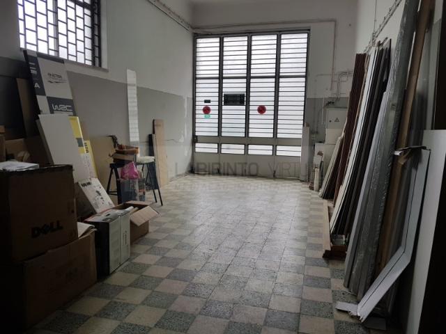 Armazém alugar em Casal do Privilégio, Odivelas