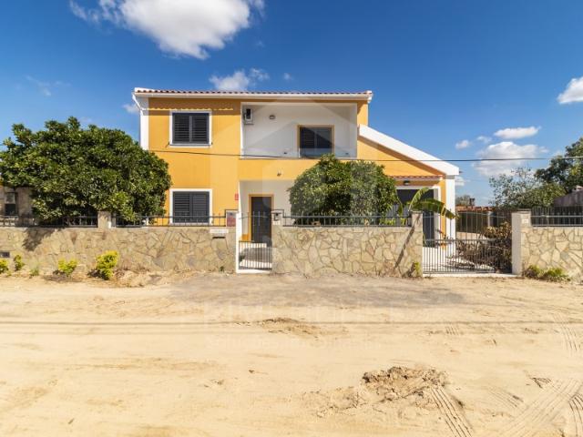 Casa alugar em Azeitão (São Lourenço e São Simão), Setúbal