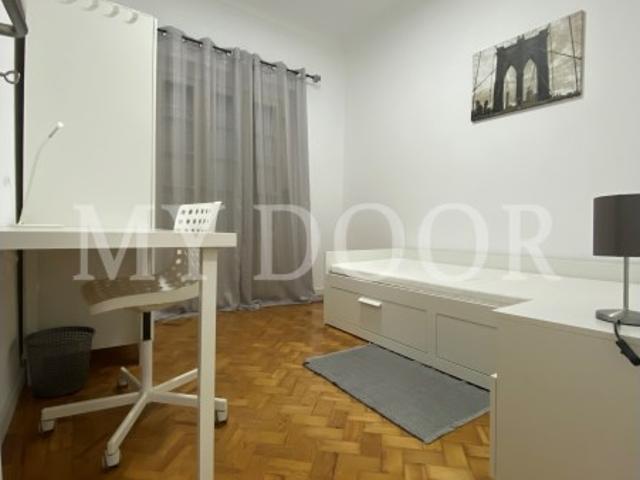Quarto alugar em Santiago Dos Velhos, Lisboa
