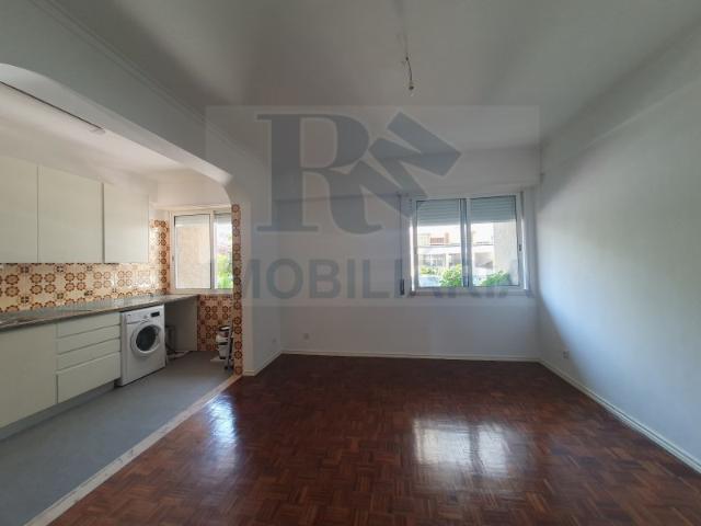 Apartamento alugar em Santiago Dos Velhos, Lisboa