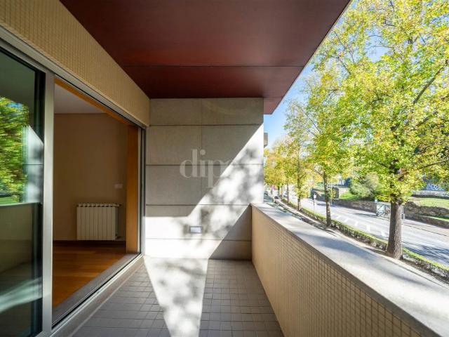 Apartamento alugar em Oliveira, São Paio e São Sebastião, Guimarães