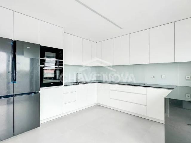 Apartamento alugar em Basílio Teles, Porto