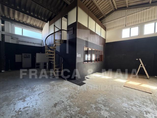 Armazém alugar em Vila Nova De Gaia, Porto