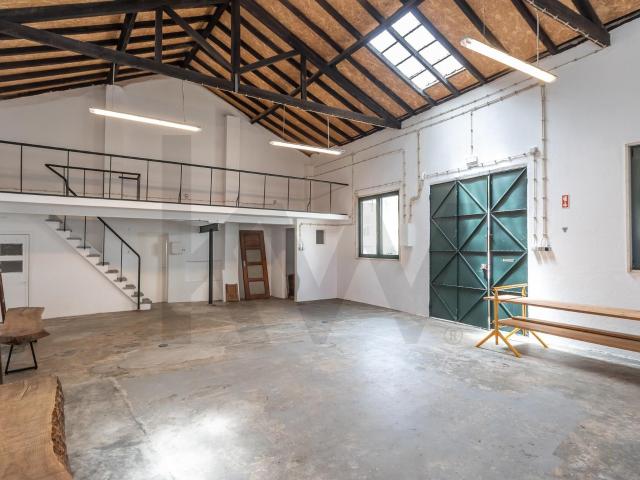 Armazém alugar em Lisboa