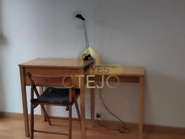 Apartamento alugar em Santiago Dos Velhos, Lisboa