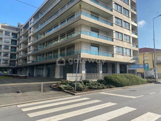 Loja alugar em Bougado (São Martinho e Santiago), Trofa