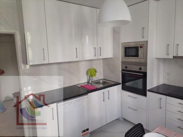 Quarto alugar em Santiago Dos Velhos, Lisboa