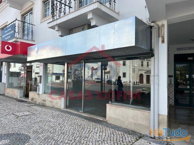 Loja alugar em Porto De Mós, Leiria