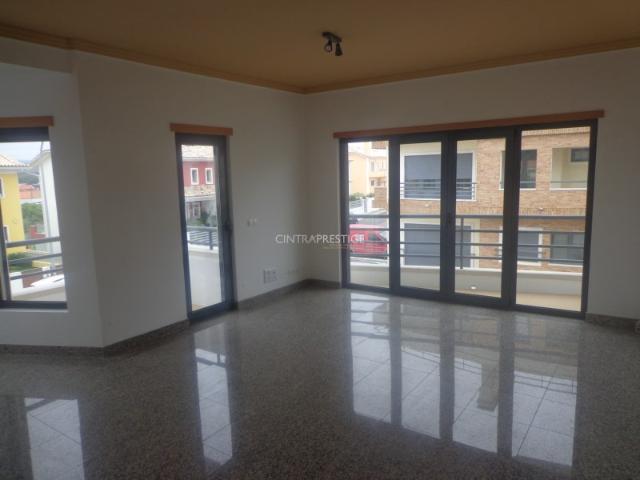 Apartamento alugar em Estefânea, Sintra