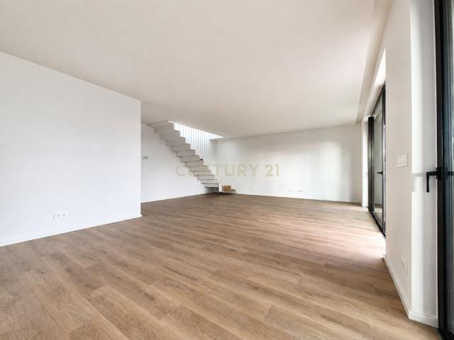Apartamento alugar em Póvoa De Santa Iria, Lisboa