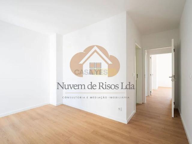 Apartamento alugar em Santo António dos Cavaleiros e Frielas, Loures