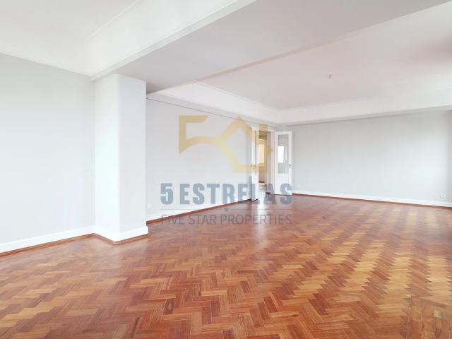Apartamento alugar em Santa Maria Maior, Lisboa