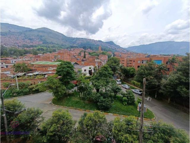 Apartamento en arriendo en La Mansión, Medellín