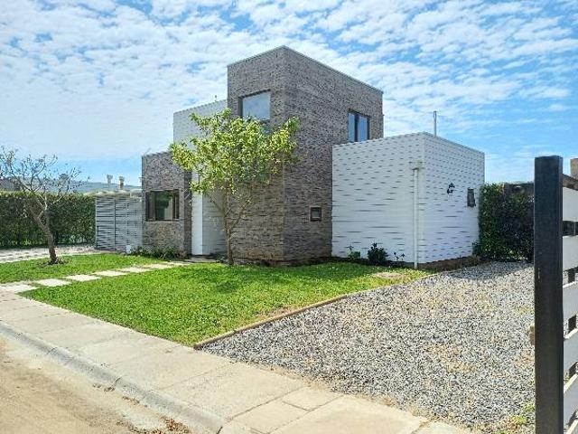 Casa en arriendo en Santo Domingo, Valparaíso