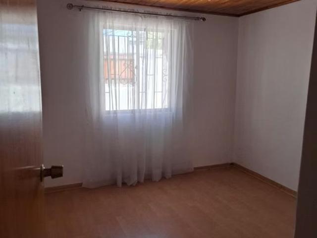 Casa en arriendo en La Cisterna, Metropolitana