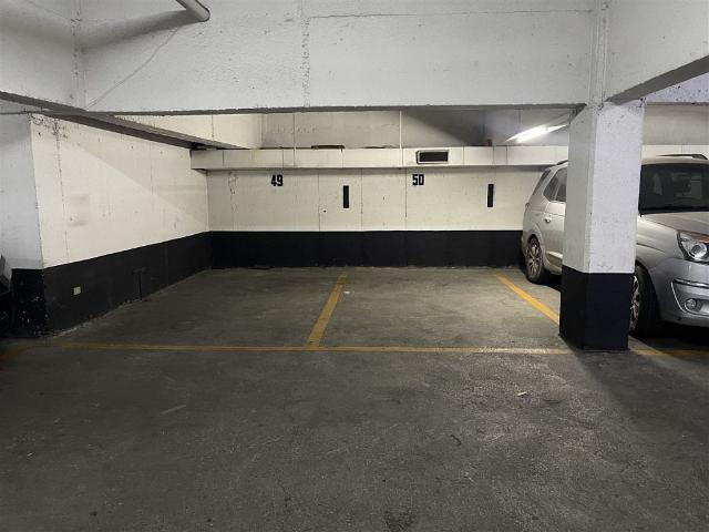 Estacionamiento en arriendo en Las Condes, Santiago