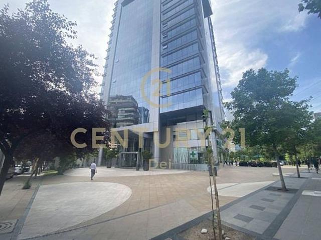 Local Comercial en arriendo en Las Condes, Metropolitana