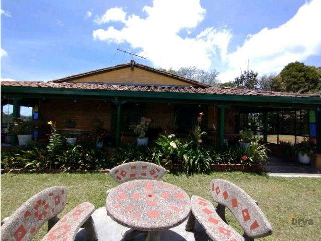 Casa en arriendo en Guarne, Oriente