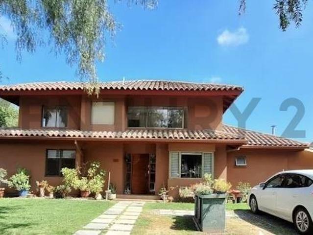 Casa en arriendo en Algarrobal, Metropolitana