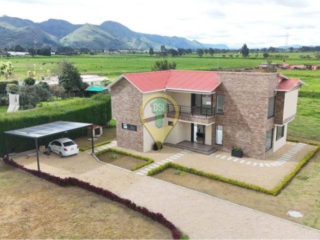 Casa en arriendo en Siberia, Cota